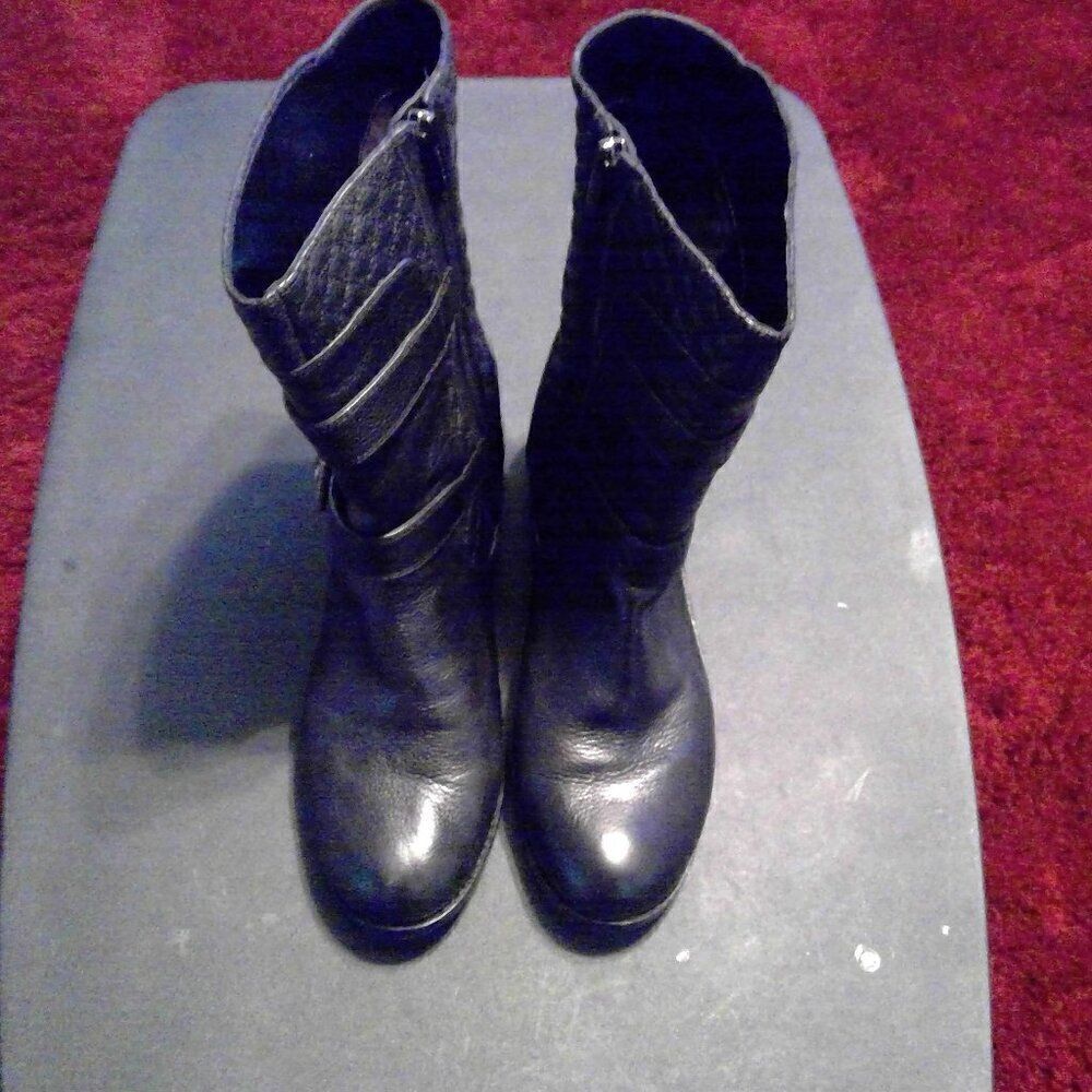 Vince Camuto 